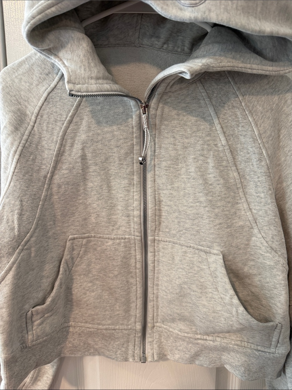 lululemon scuba athletica Light Gray Full-Zip Hooded Sweatshirt xs-s crop style - Picture 2 of 6